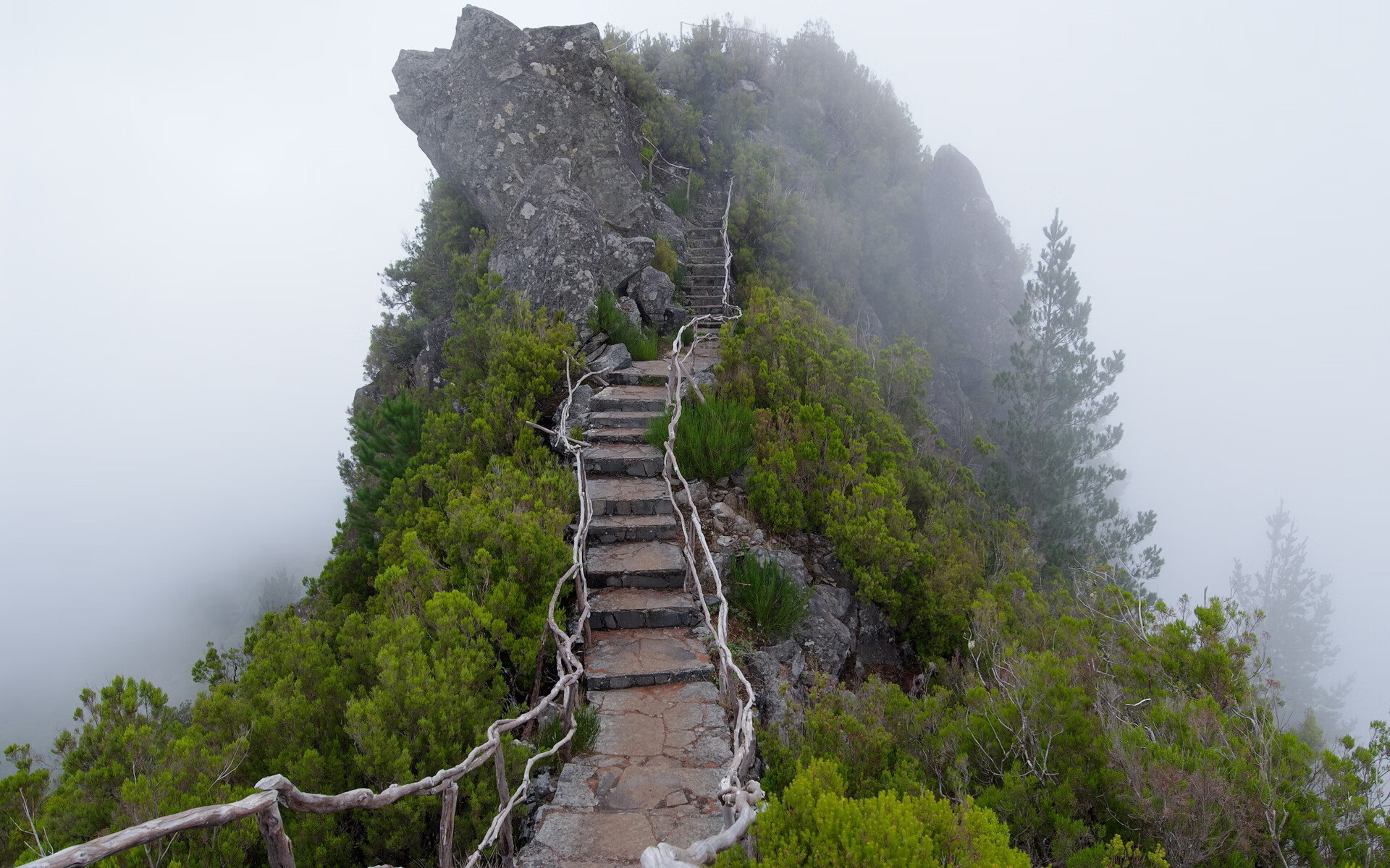 乐鱼注册-激烈对抗！两支劲旅将在球场上展开争夺，激烈对抗!两支劲旅将在球场上展开争夺