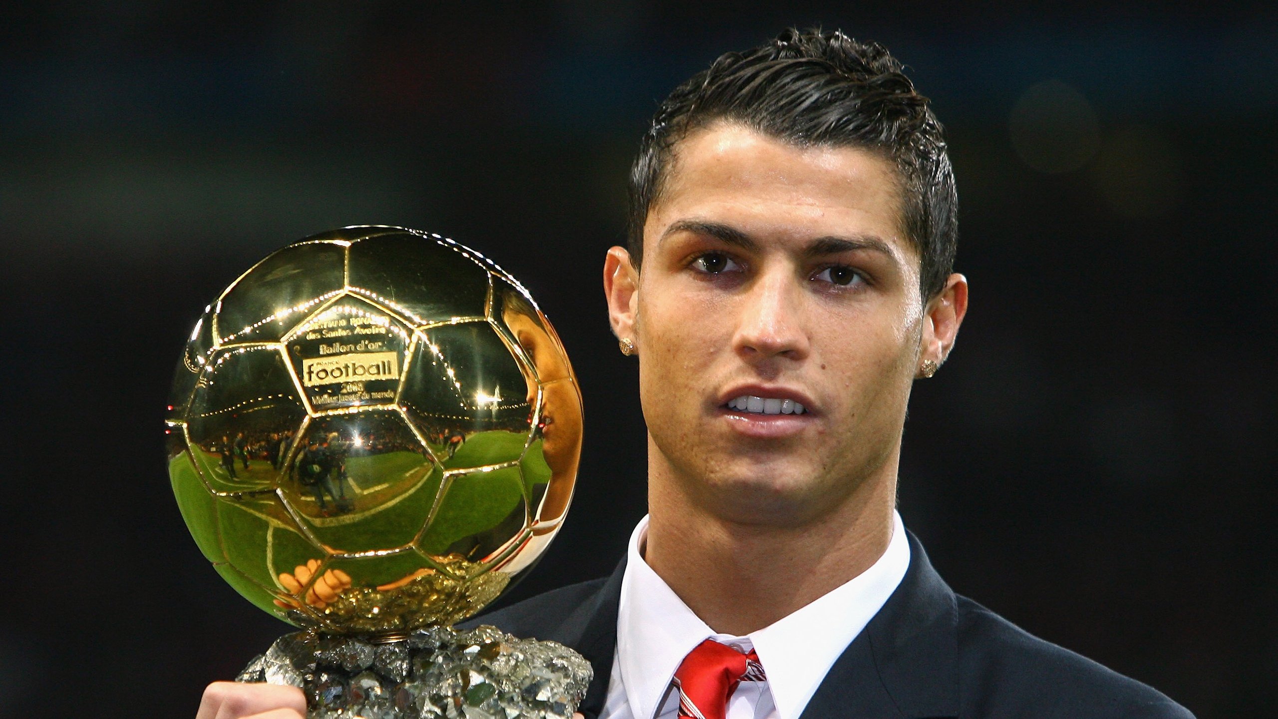 leyu乐鱼在线登录入口-“球迷投票：你支持的最伟大瞬间是哪一场？”，谁是最伟大的球员